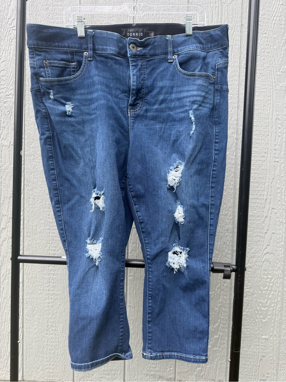 Torrid Women's Distressed Bombshell Skinny Jeans size 20 STRETCHY WAIST BAND!!